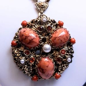 Vintage Made in East Germany Coral necklace in Gold